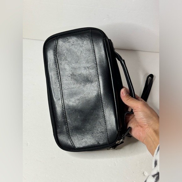 L.L. Bean Vintage Black Leather travel Passport Document organizer wristlet - Picture 4 of 12